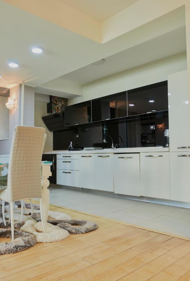 Diamond Butterfly Apartment Skopje Exterior foto